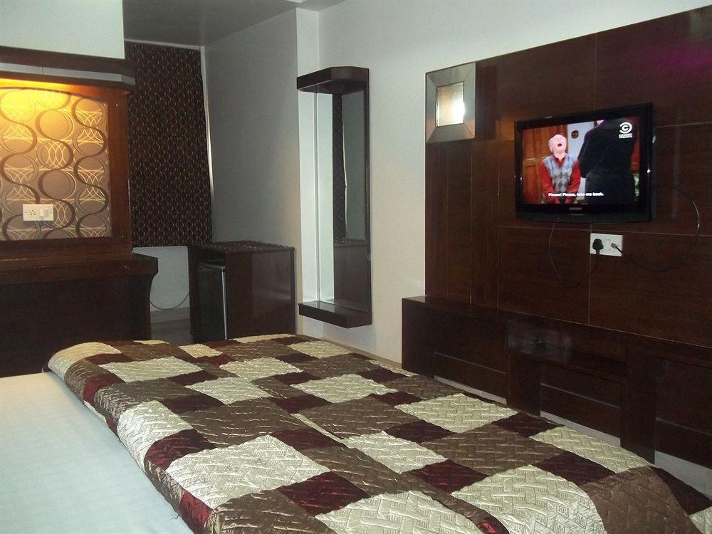 Hotel Mohan International New Delhi Ngoại thất bức ảnh