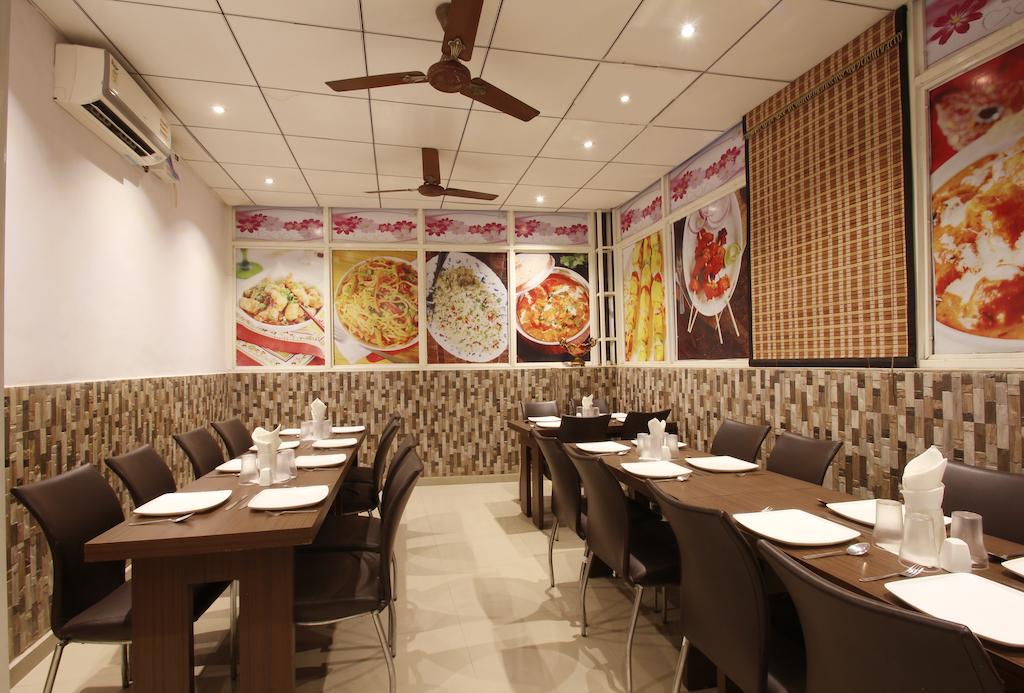 Hotel Mohan International New Delhi Ngoại thất bức ảnh