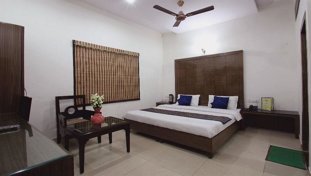 Hotel Mohan International New Delhi Ngoại thất bức ảnh