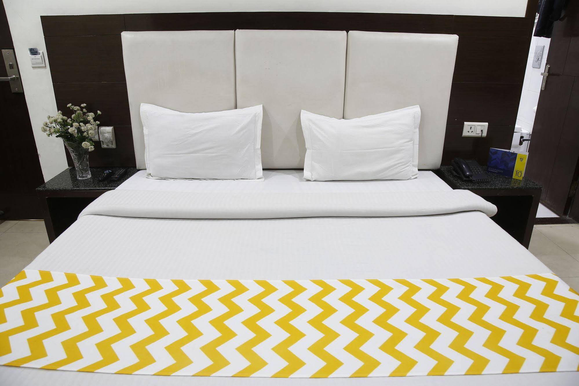 Hotel Mohan International New Delhi Ngoại thất bức ảnh
