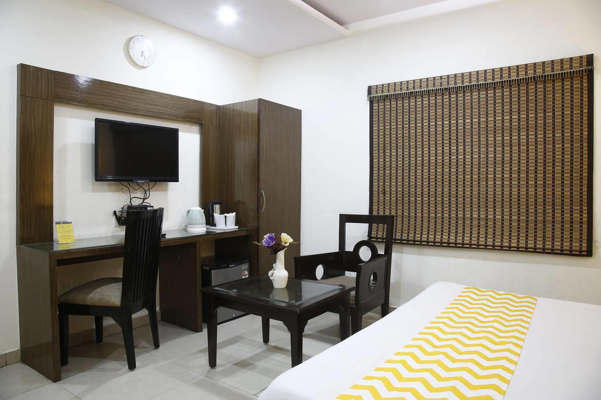 Hotel Mohan International New Delhi Ngoại thất bức ảnh