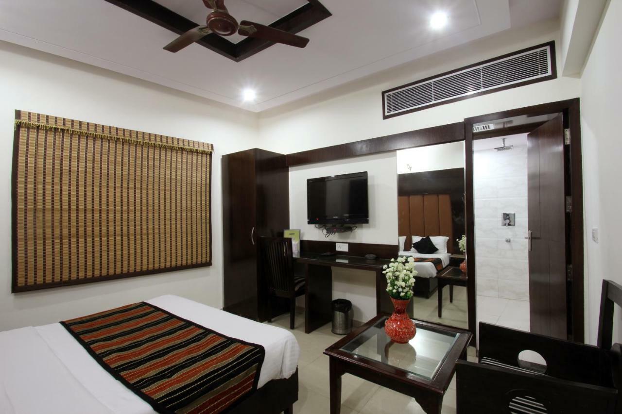 Hotel Mohan International New Delhi Ngoại thất bức ảnh