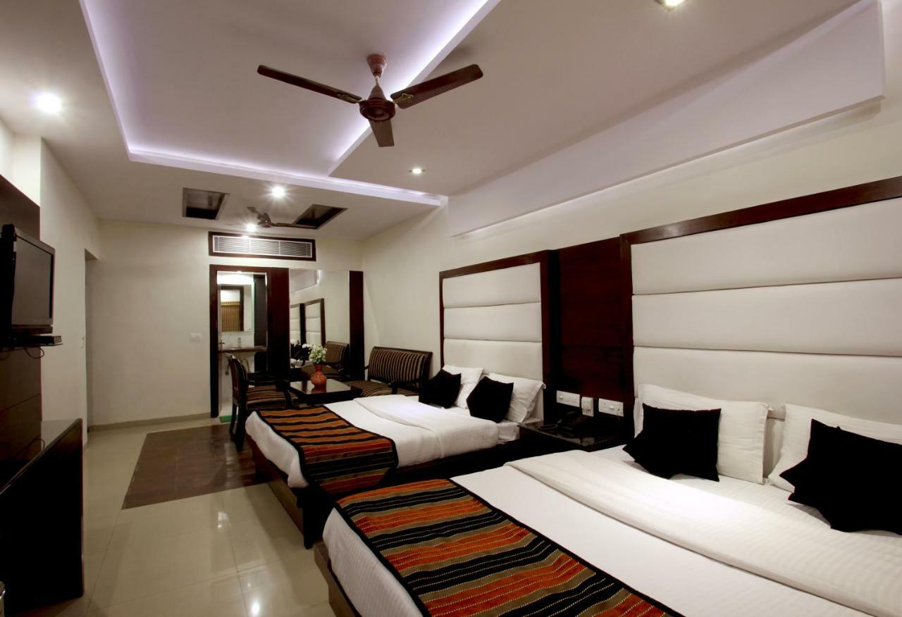 Hotel Mohan International New Delhi Ngoại thất bức ảnh