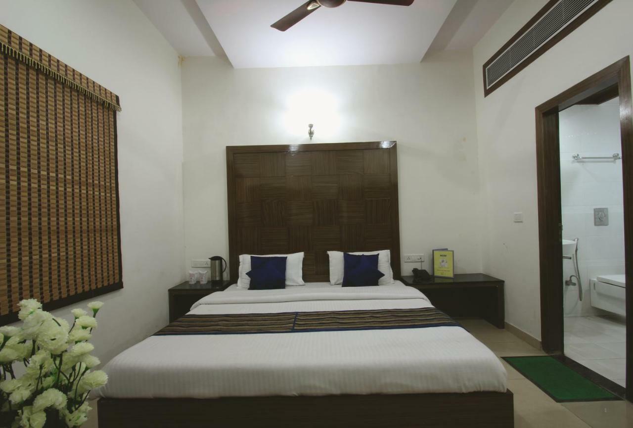Hotel Mohan International New Delhi Ngoại thất bức ảnh