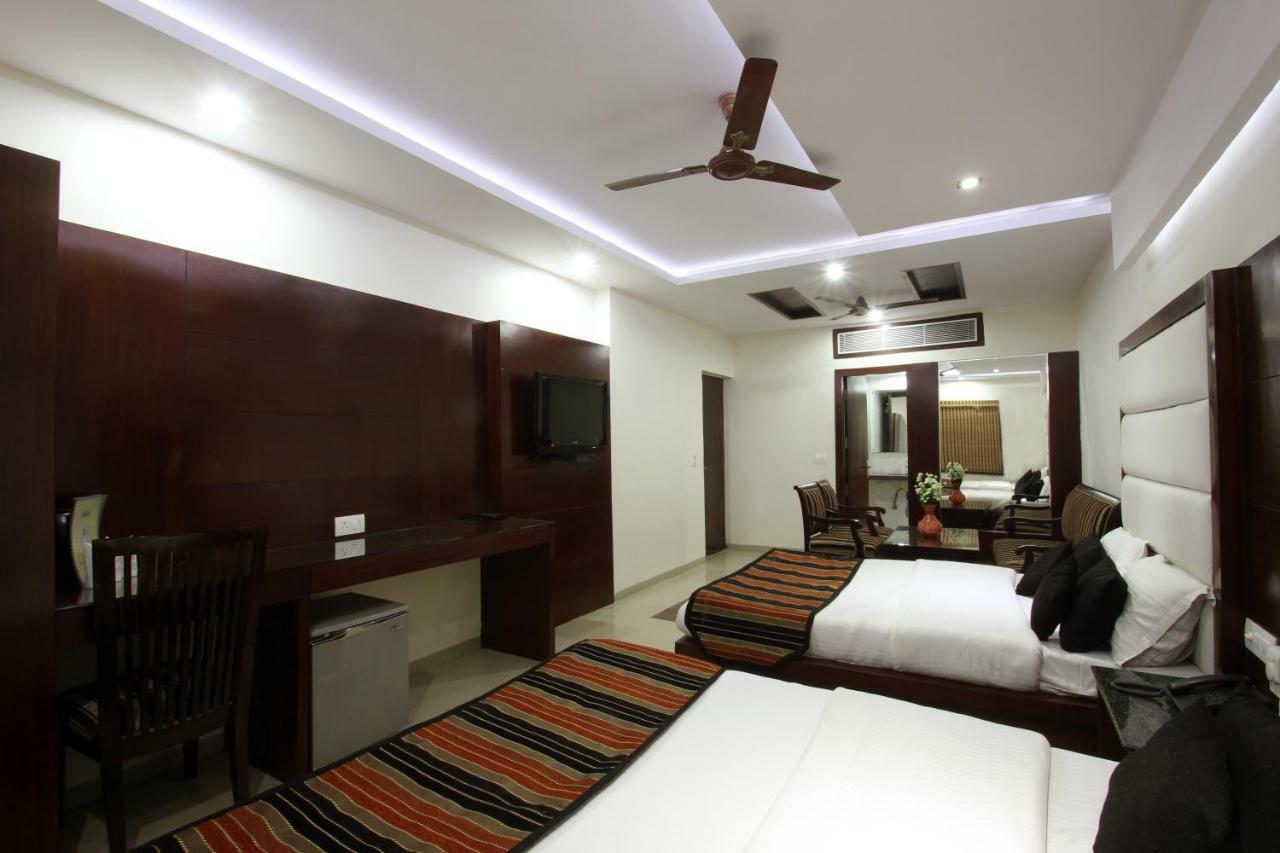 Hotel Mohan International New Delhi Ngoại thất bức ảnh