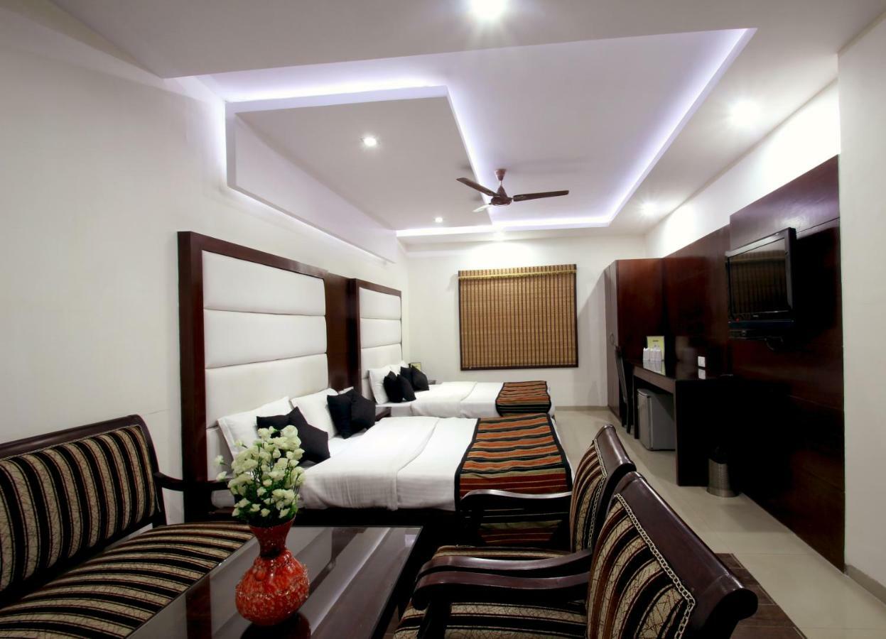 Hotel Mohan International New Delhi Ngoại thất bức ảnh
