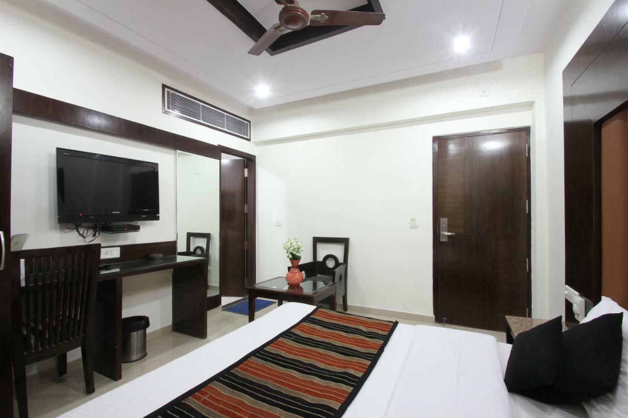Hotel Mohan International New Delhi Ngoại thất bức ảnh