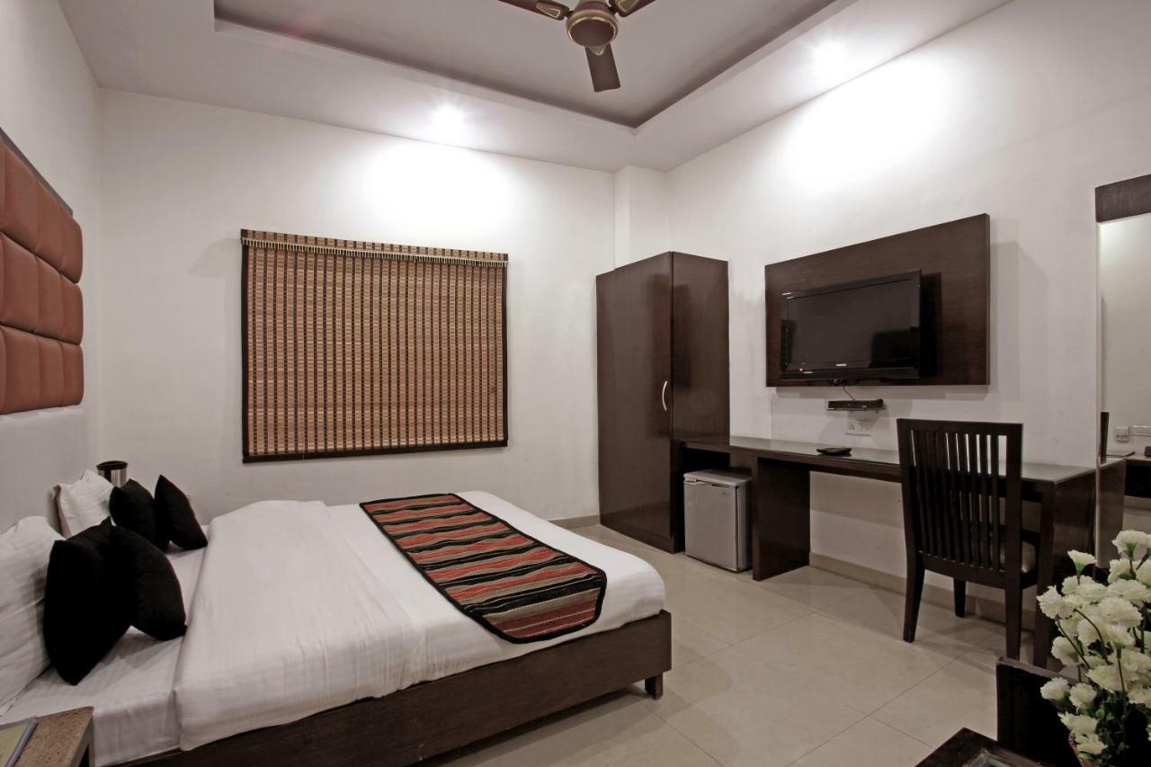 Hotel Mohan International New Delhi Ngoại thất bức ảnh