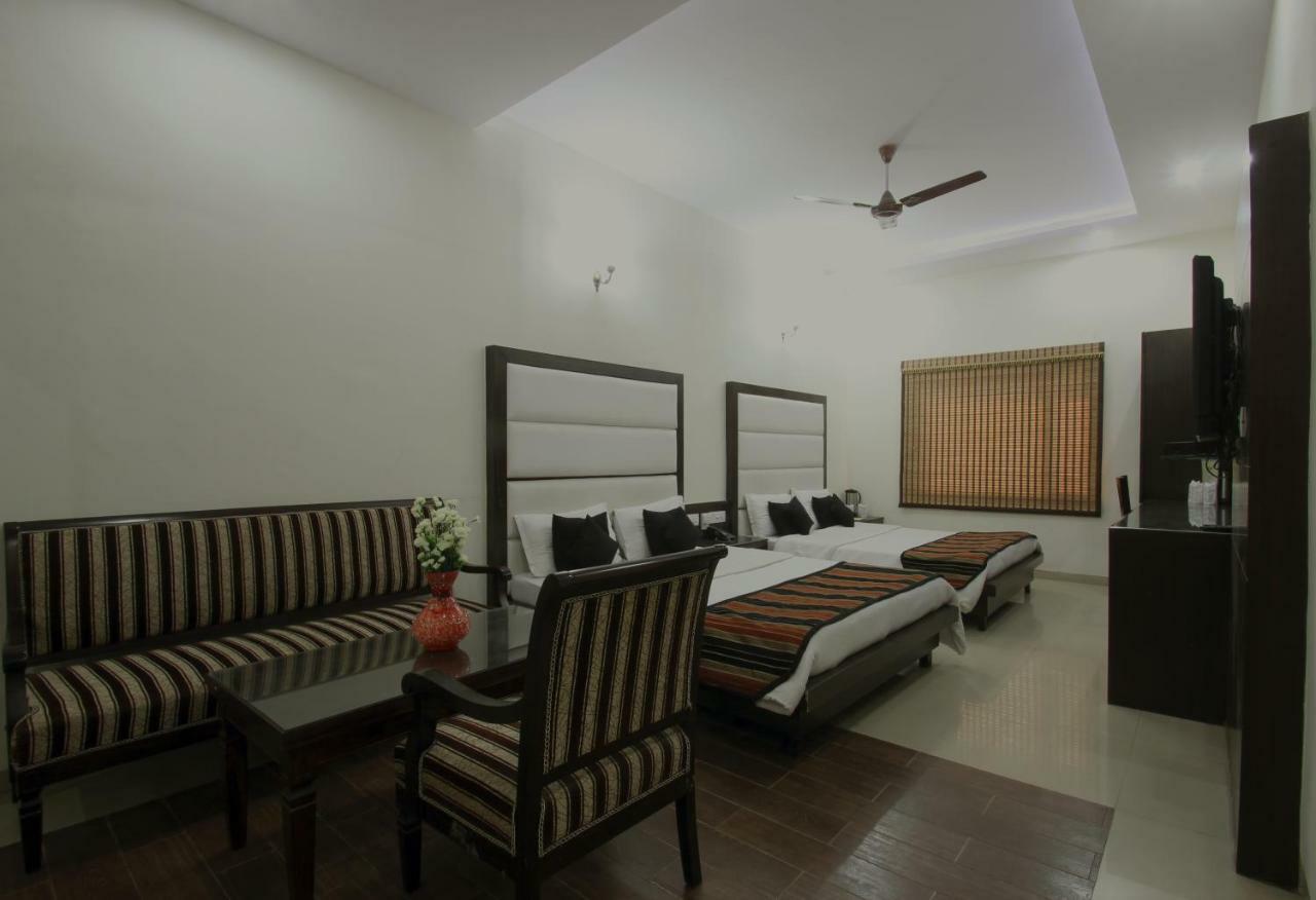 Hotel Mohan International New Delhi Ngoại thất bức ảnh