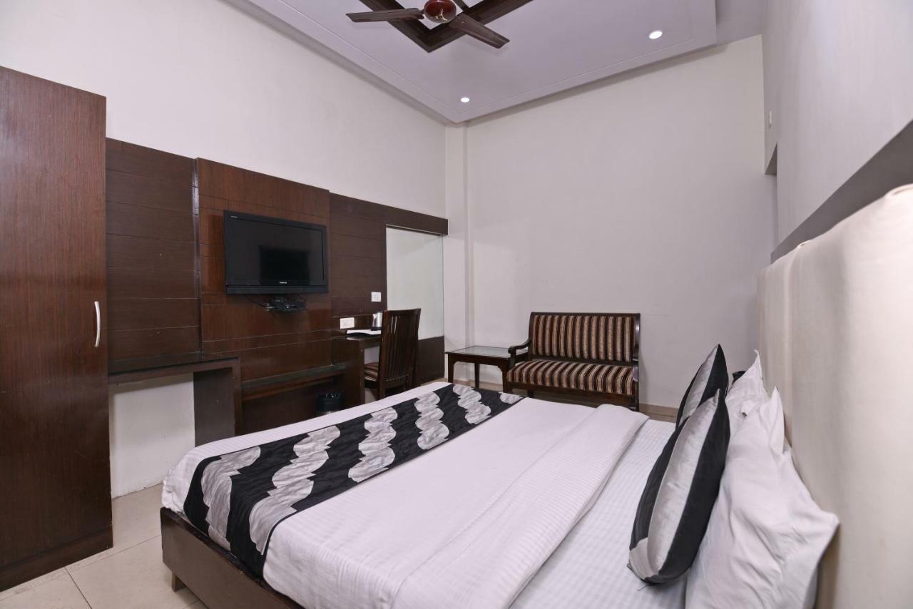 Hotel Mohan International New Delhi Ngoại thất bức ảnh